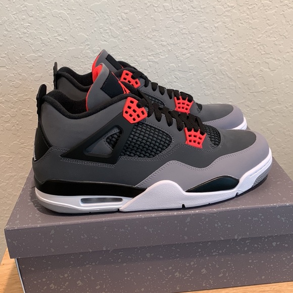 NIKE AIR JORDAN 4 RETRO SNEAKERS - Picture 3 of 10